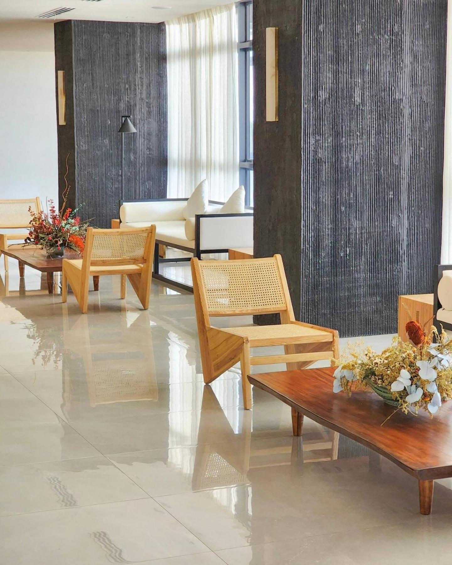 Elijah Hotel Dasmarinas Exterior photo