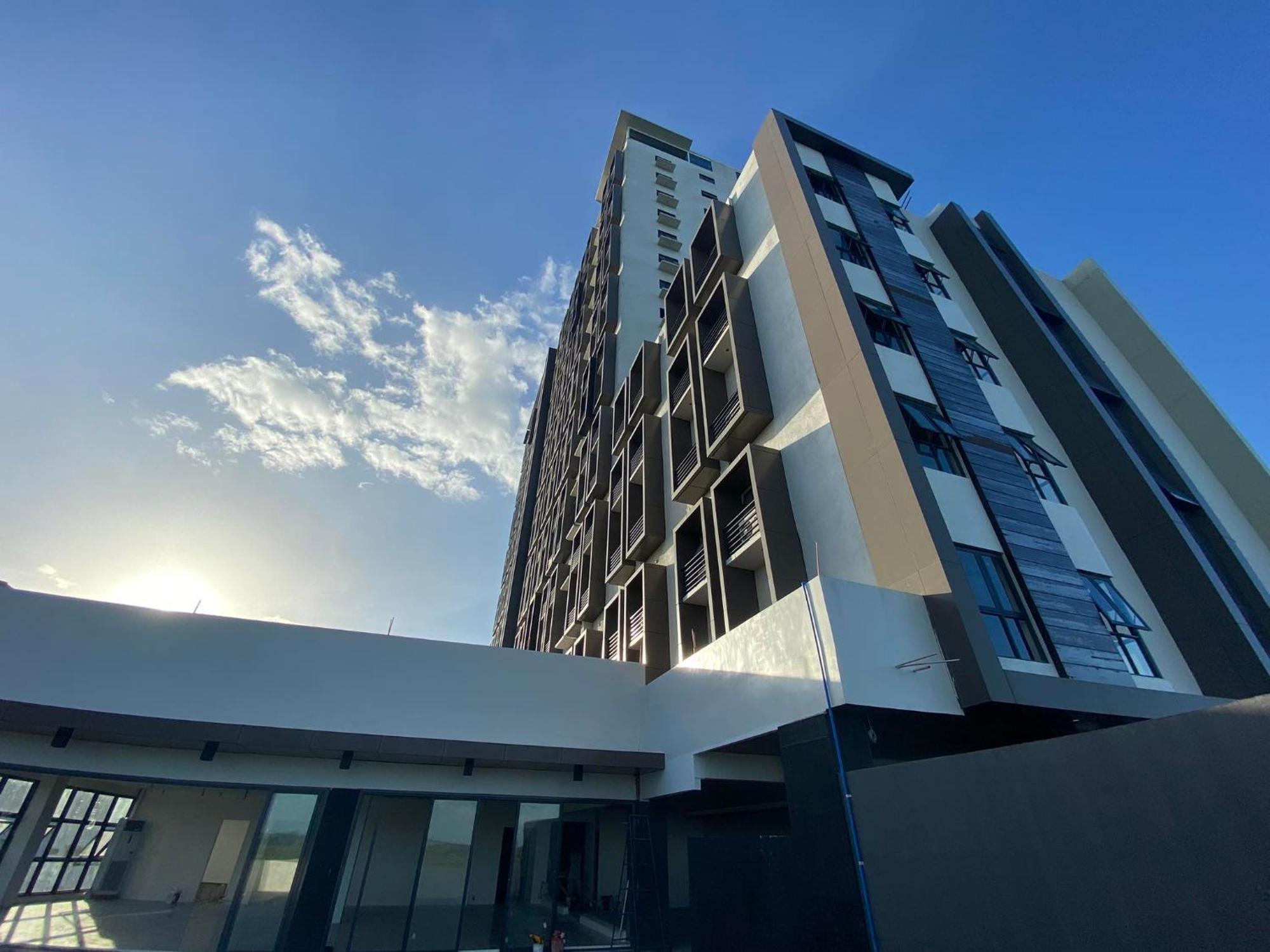 Elijah Hotel Dasmarinas Exterior photo