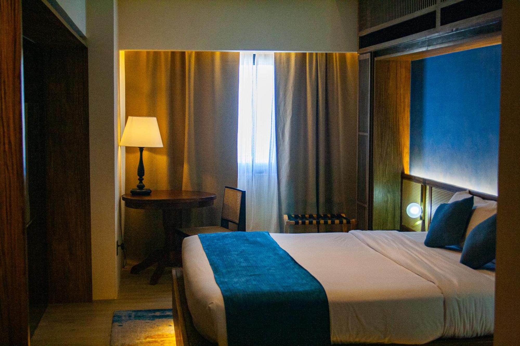 Elijah Hotel Dasmarinas Exterior photo