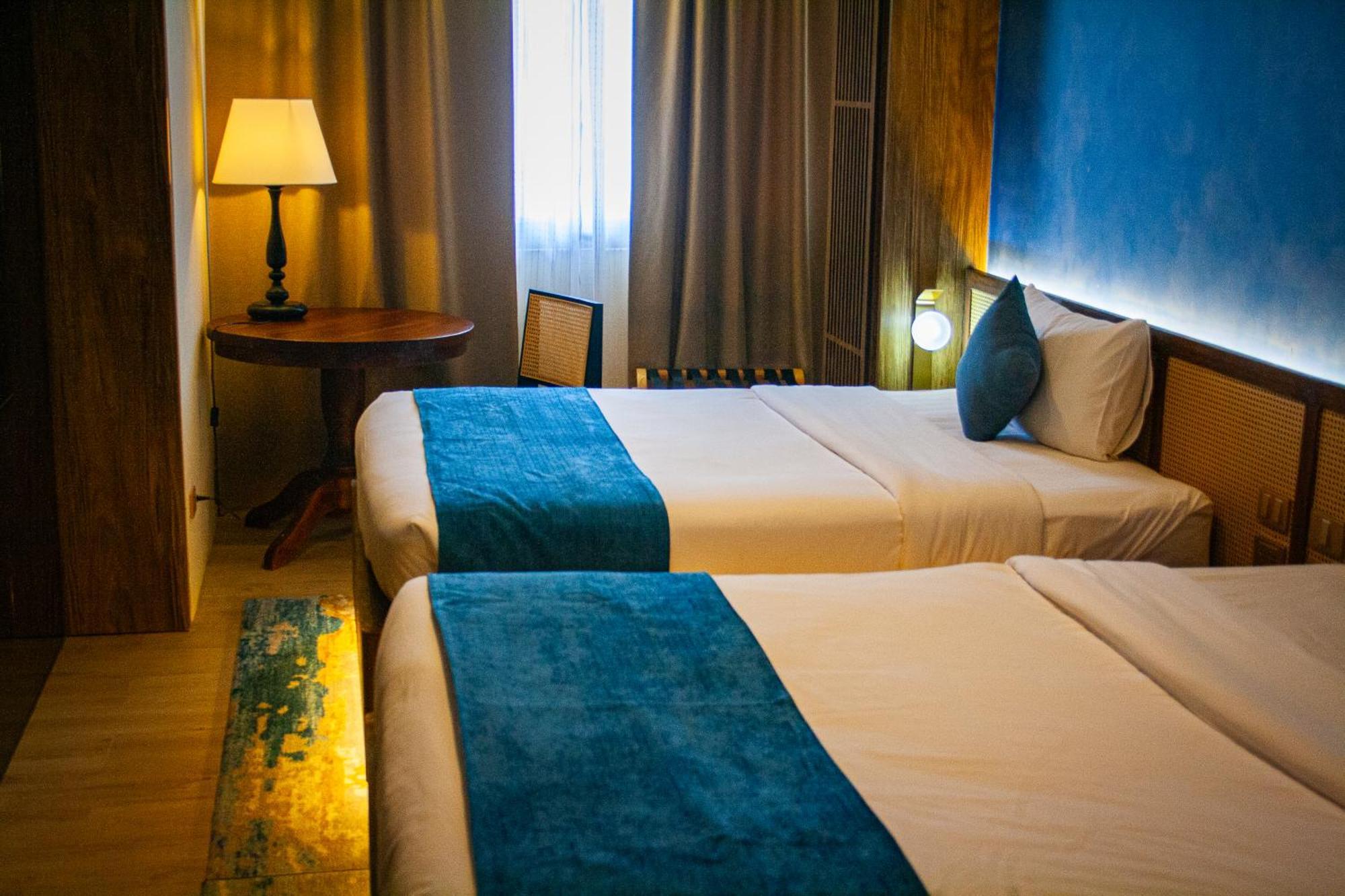 Elijah Hotel Dasmarinas Exterior photo
